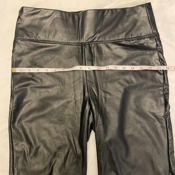 Vince Camuto size medium black faux leather flared leg strech pants - Picture 8 of 13